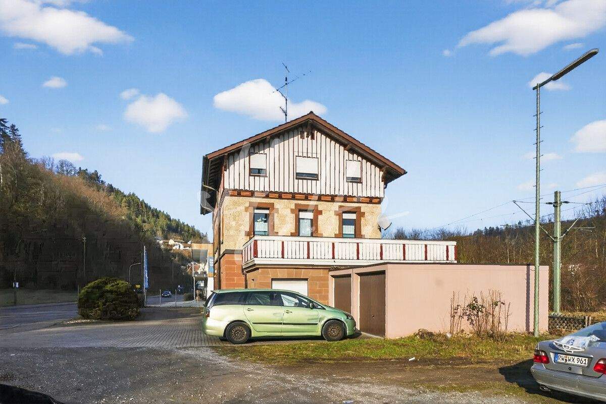 Immobilie in Epfendorf - Solide Kapitalanlage in Epfendorf ... MFH mit vier Wohnungen und großem Garagengrundstück !! - Bild 0