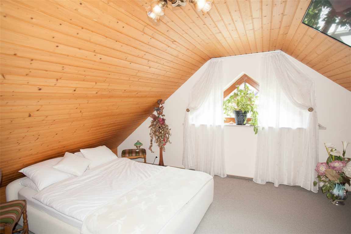 Immobilie in Graben - Großzügige Maisonette-Wohnung mit Südbalkon in ruhiger Lage - Bild 6