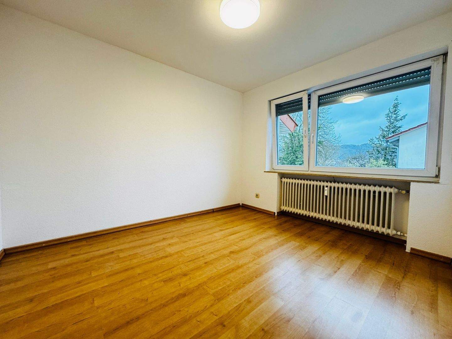 Immobilie in Gottmadingen - 4-Zimmer-Wohnung mit Balkon, Garage, Stellplatz & Garten in Gottmadingen - Bild 9