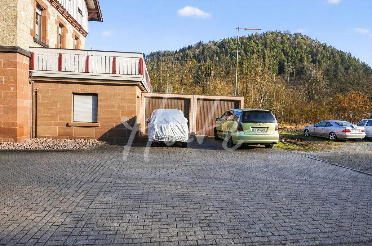 Immobilie in Epfendorf - Solide Kapitalanlage in Epfendorf ... MFH mit vier Wohnungen und großem Garagengrundstück !! - Bild 2