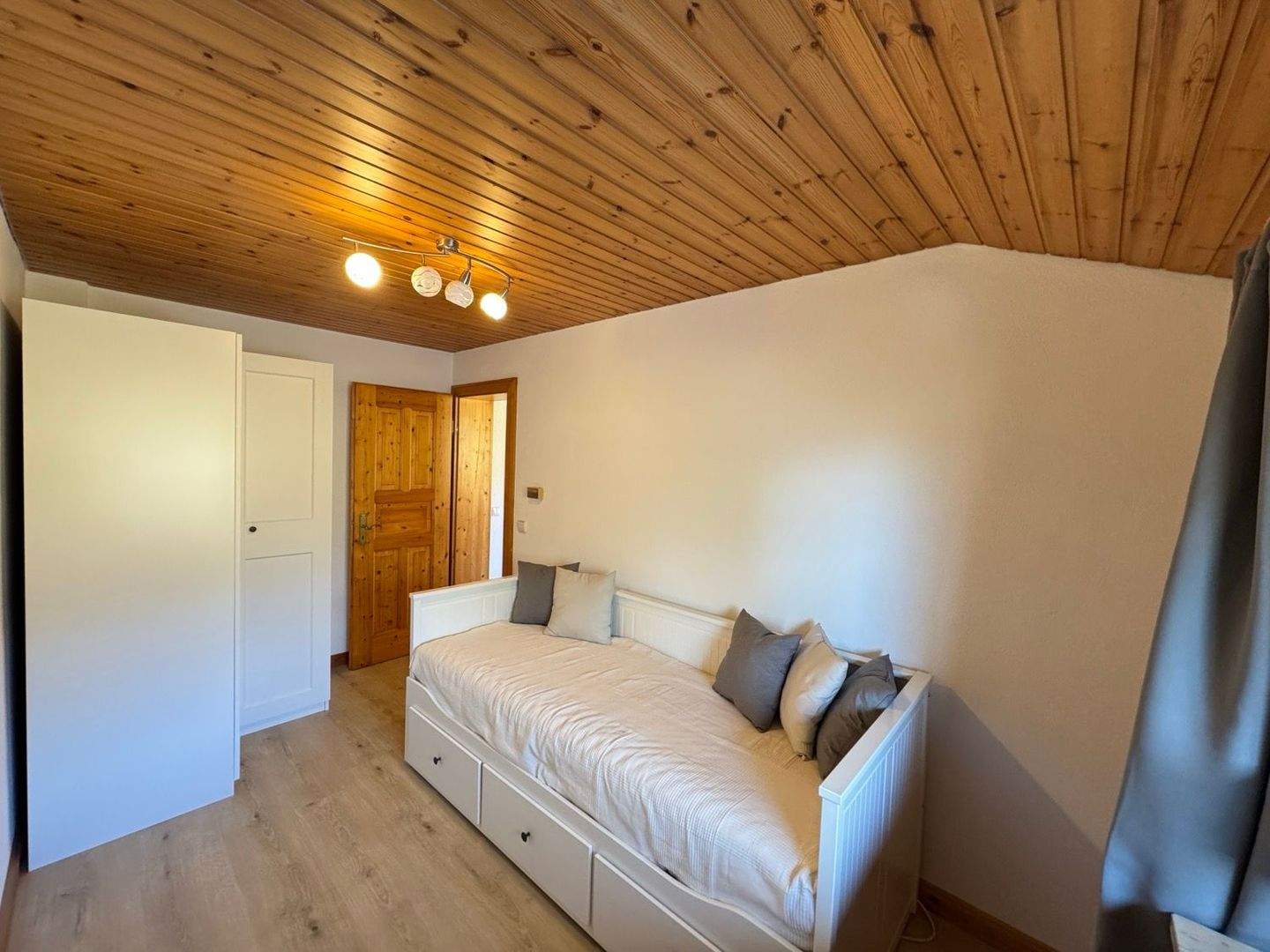 Immobilie in Schleching - Teilerneuerte Süd-West-Haushälfte mit Doppelgarage in stiller Randlage - Bild 25