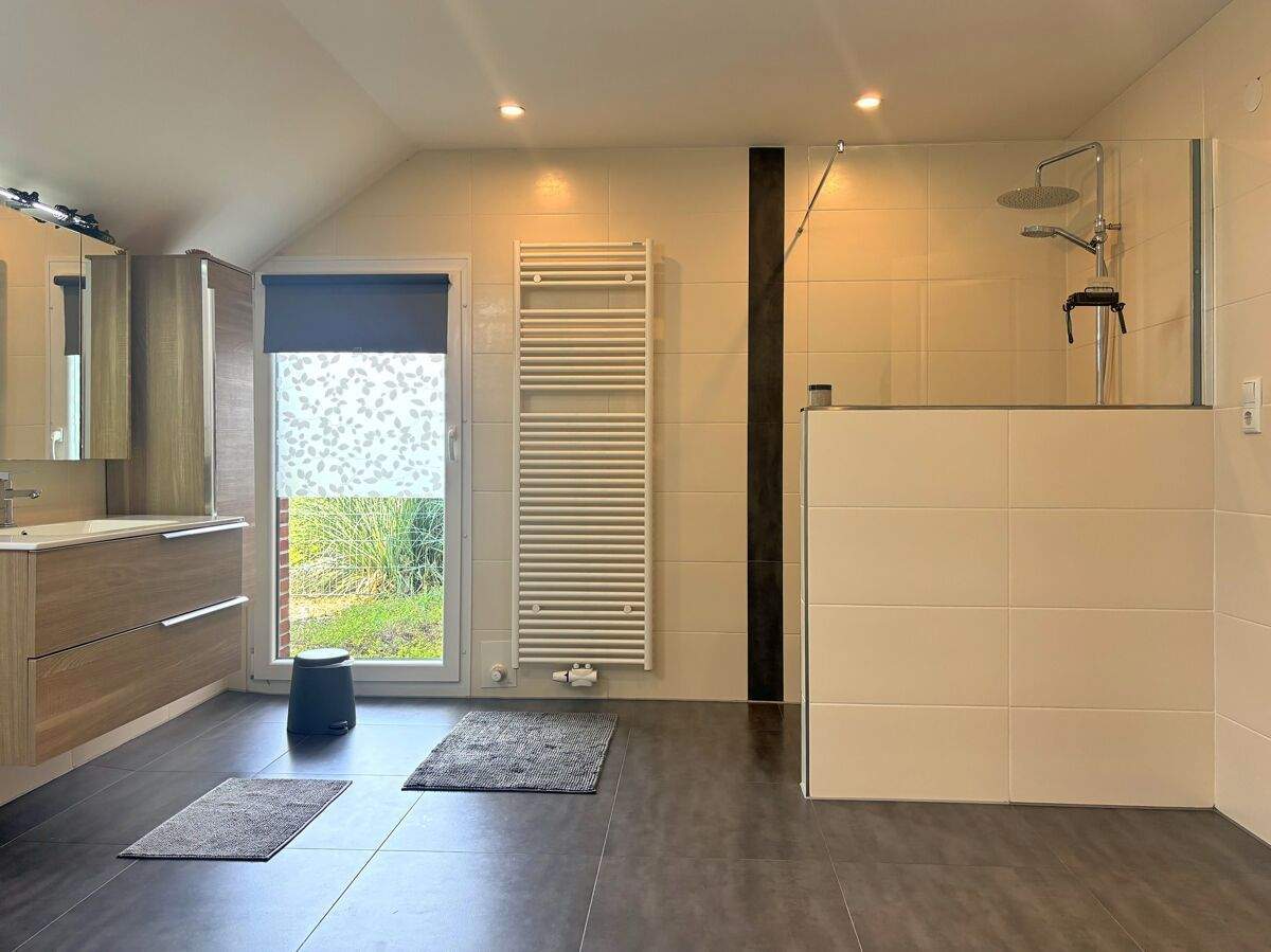 Immobilie in Wiesmoor - Teilsaniertes Landhaus mit Einliegerwohnung, Nebengebäude und über 4 ha Weideland in Wiesmoor - Bild 8