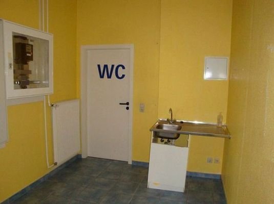 Nebenraum & WC