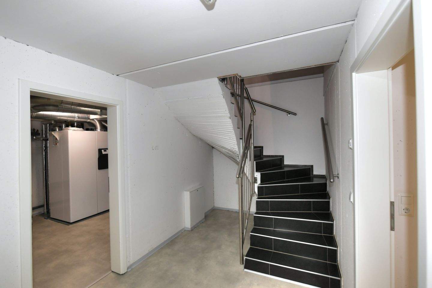 Immobilie in Vogtareuth - Niedrigenergiehaus für (große) Familien - zusätzlicher Platz für Praxis oder Gewerbe kein Problem - Bild 19