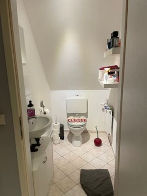 separates WC