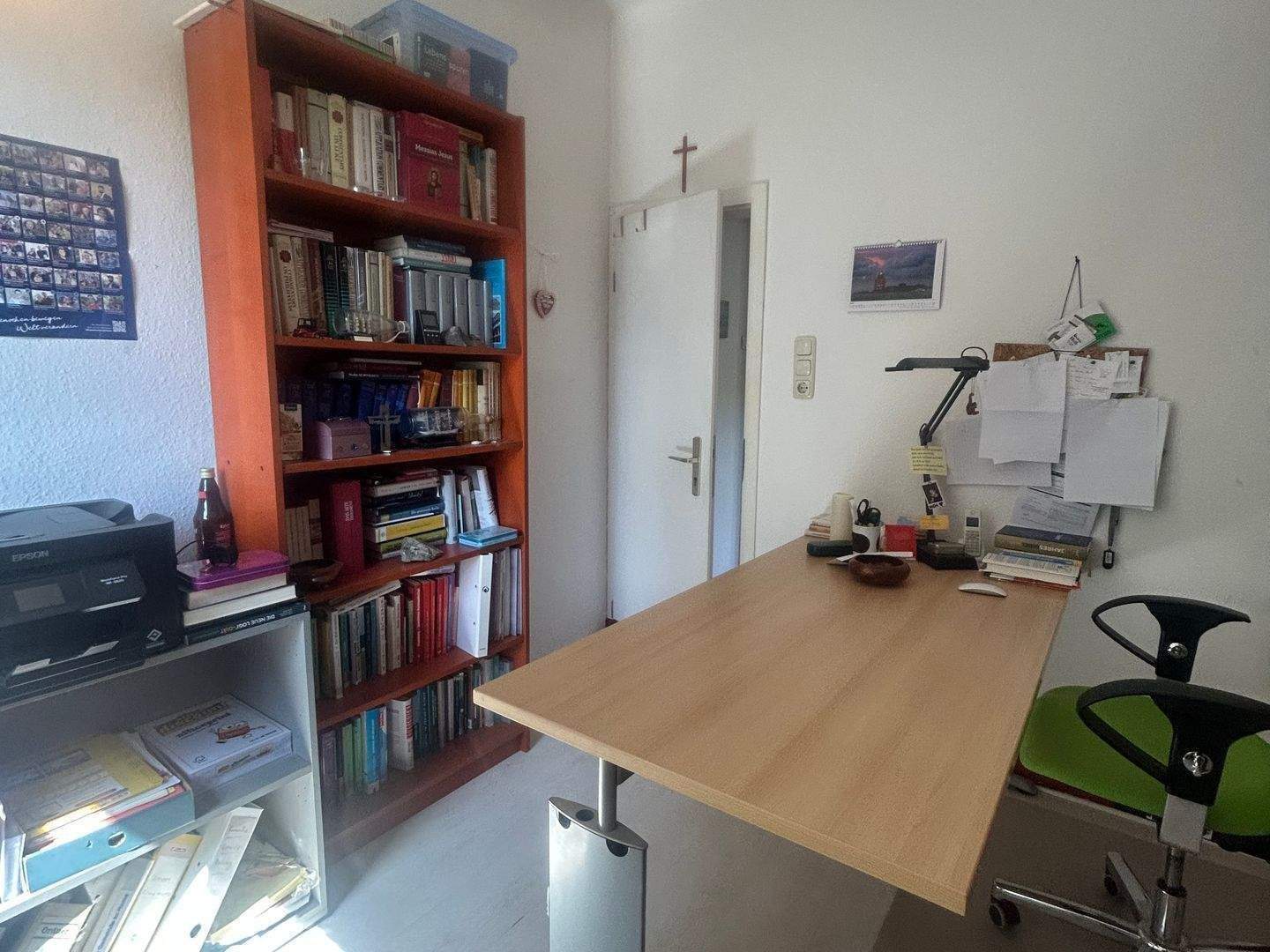 Immobilie in Lüdenscheid - Stilvolles Zweifamilienvilla mit Balkonen, Sauna, Kellerbar & Doppelcarport – auf großem Grundstück mit privater Zufahrt... - Bild 22