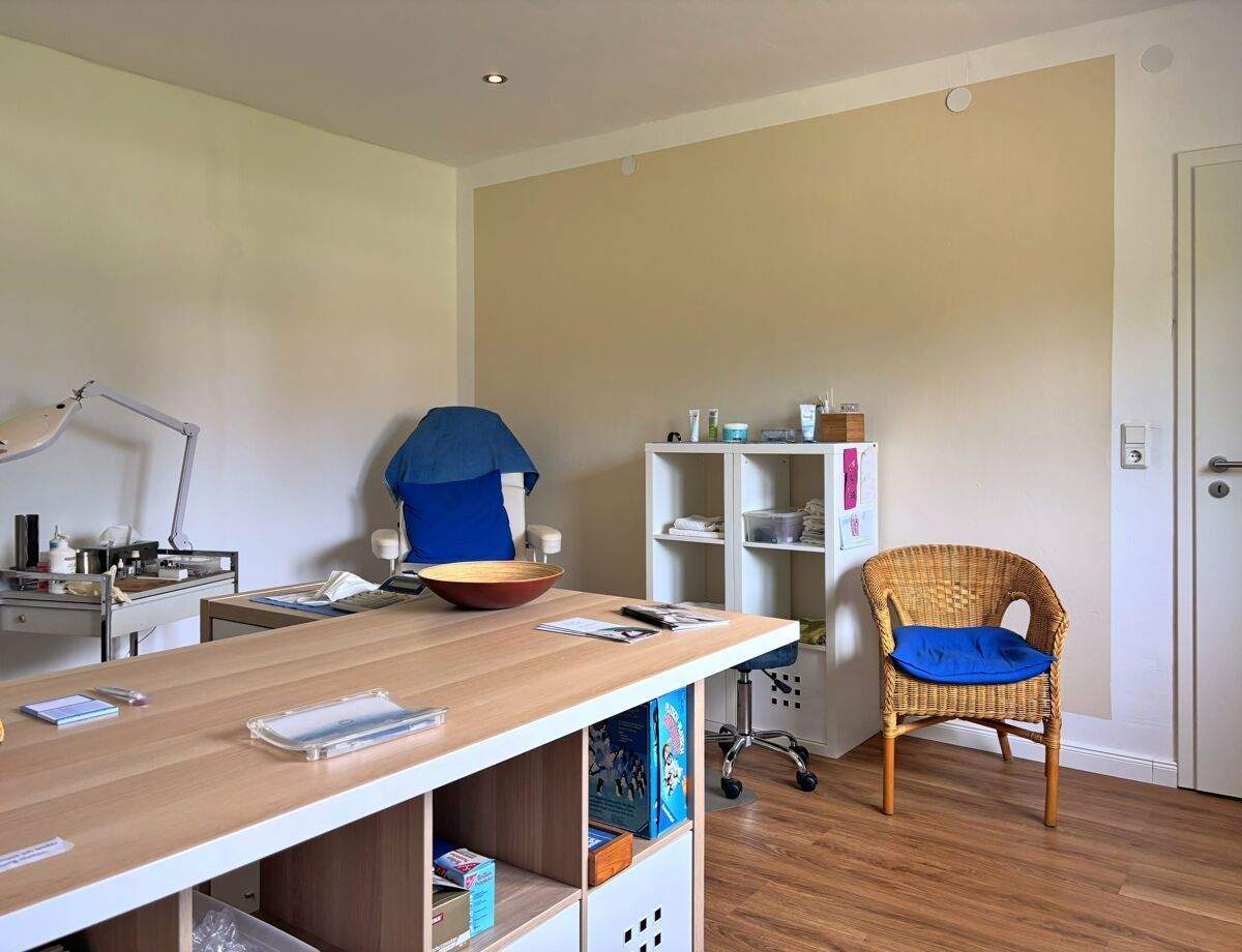 Immobilie in Wiesmoor - Teilsaniertes Landhaus mit Einliegerwohnung, Nebengebäude und über 4 ha Weideland in Wiesmoor - Bild 11