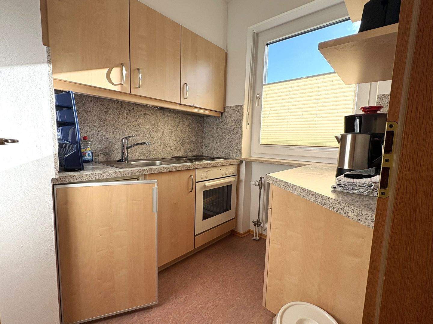 Immobilie in Oberaudorf - NEU! Renovierte 2-Zimmer-FeWo im OG (in FeWo-Anlage) mit hohem Freizeitwert und tollem Bergblick - Rendite - Bild 3