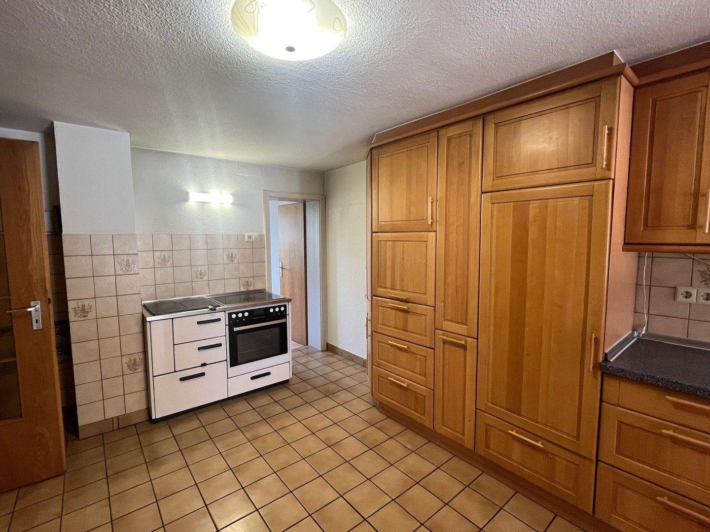 Immobilie in Efringen-Kirchen - Gepflegtes Bauernhaus in Egringen bietet massig Platz und noch mehr Möglichkeiten - Bild 13