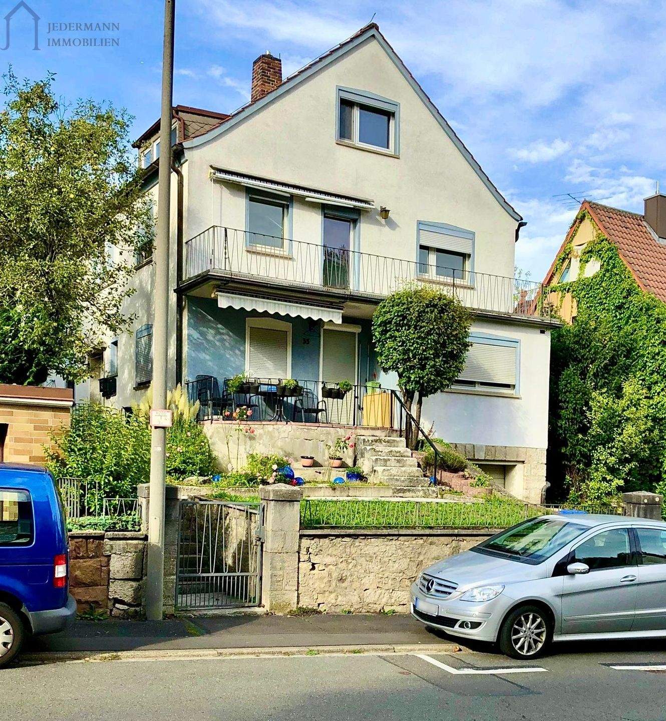 Immobilie in Gerbrunn - Ein Zuhause für Generationen - Mehrfamilienhaus zu verkaufen! - Bild 0