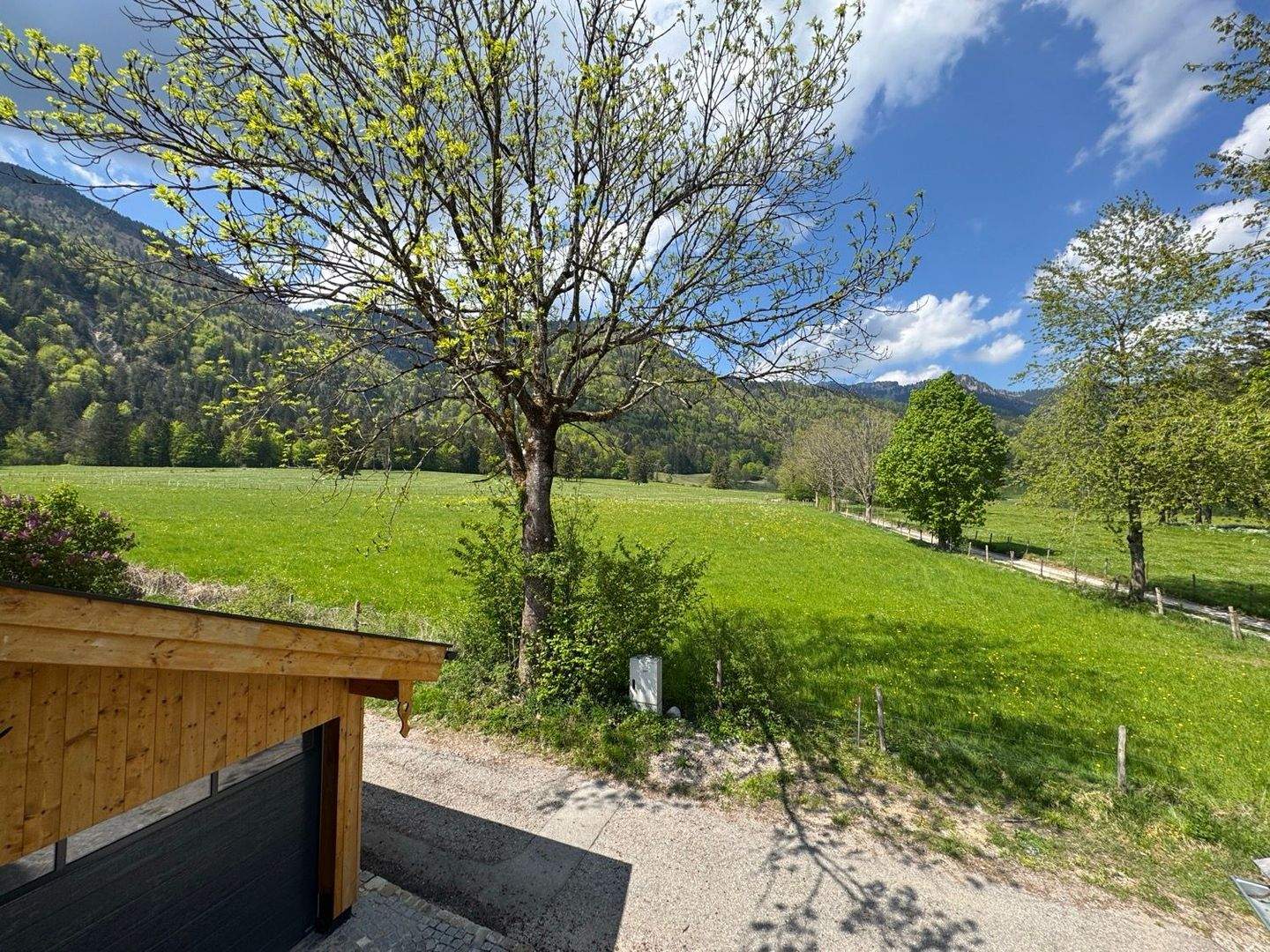 Immobilie in Schleching - Teilerneuerte Süd-West-Haushälfte mit Doppelgarage in stiller Randlage - Bild 17