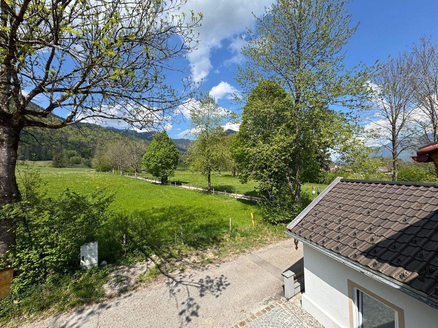 Immobilie in Schleching - Teilerneuerte Süd-West-Haushälfte mit Doppelgarage in stiller Randlage - Bild 18