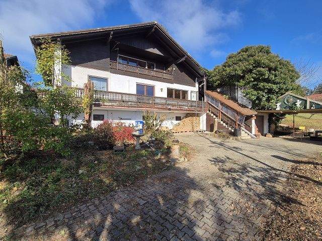 Immobilie in Zandt - Einfamilienhaus mit ELW in ruhiger Südhanglage nahe der Gemeinde Zandt, Bay. Wald - Bild 0