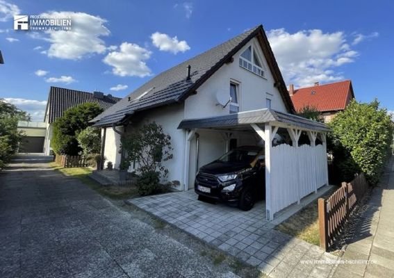 EFH2398 • Zufahrt & Carport am Haus
