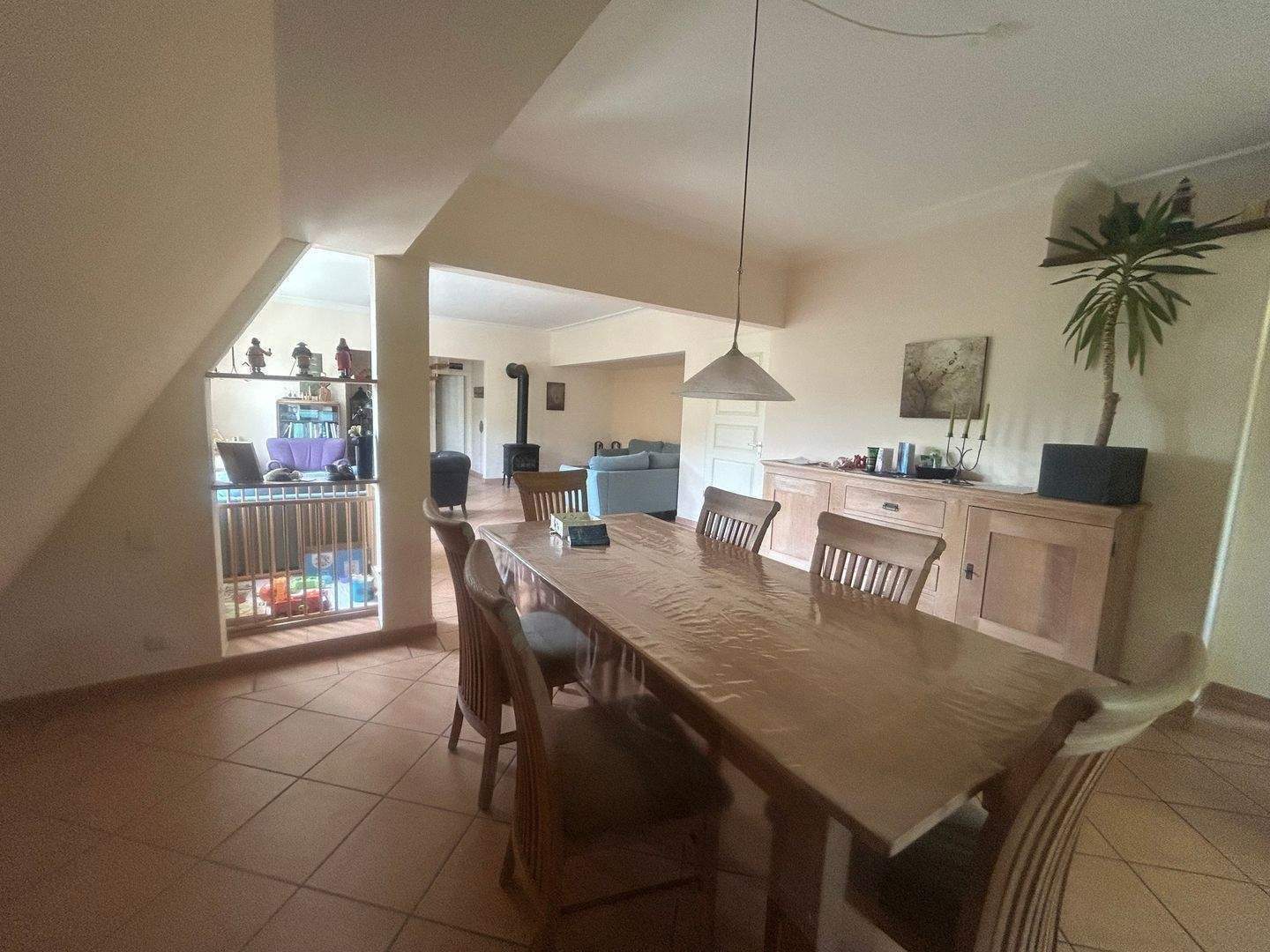 Immobilie in Lüdenscheid - Stilvolles Zweifamilienvilla mit Balkonen, Sauna, Kellerbar & Doppelcarport – auf großem Grundstück mit privater Zufahrt... - Bild 21