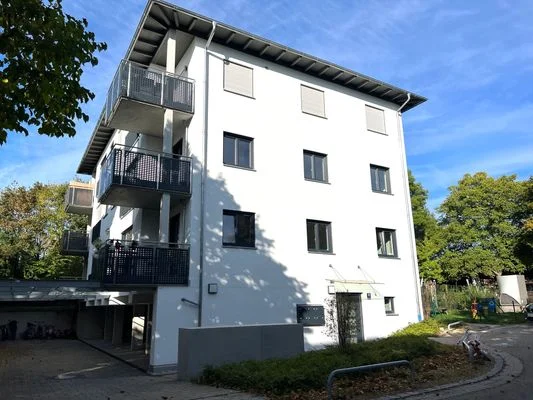 Moderne Wohnung mit Balkon und kleinem Gartenanteil | Wohnung München