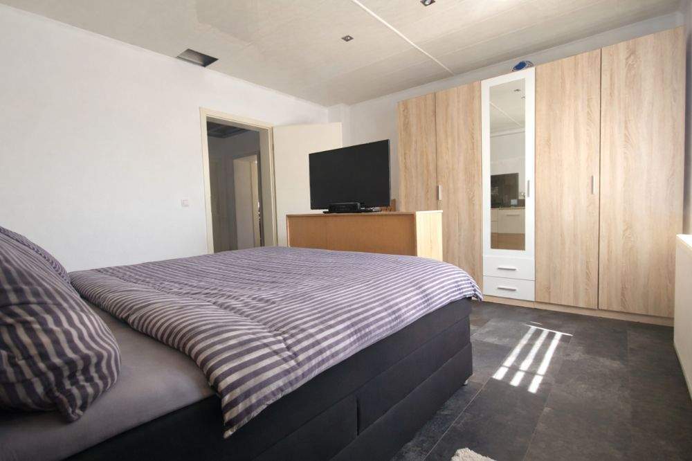 Immobilie in Neckarzimmern - GLOBAL INVEST SINSHEIM | Freistehende Stadtvilla mit einem 780m² großen Gartengrundstück und Doppelgarage - Bild 10