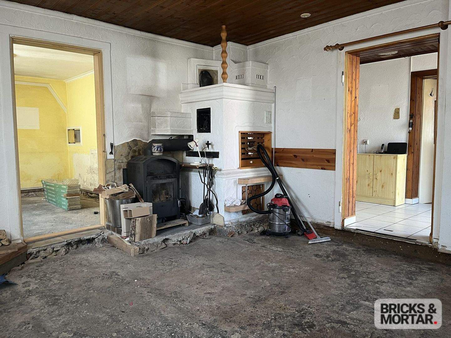 Immobilie in Buttenwiesen - Komplettes Doppelhaus - eine Haushälfte zum Gestalten, eine mit zuverlässiger Mieterin - Bild 1