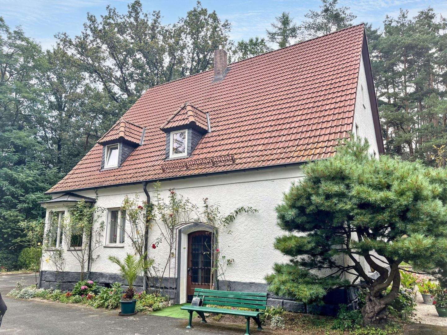 Immobilie in Mistelbach - Leben mit Stil auf repräsentativen Anwesen mit parkähnlicher Außenanlage südwestlich von Bayreuth - Bild 2