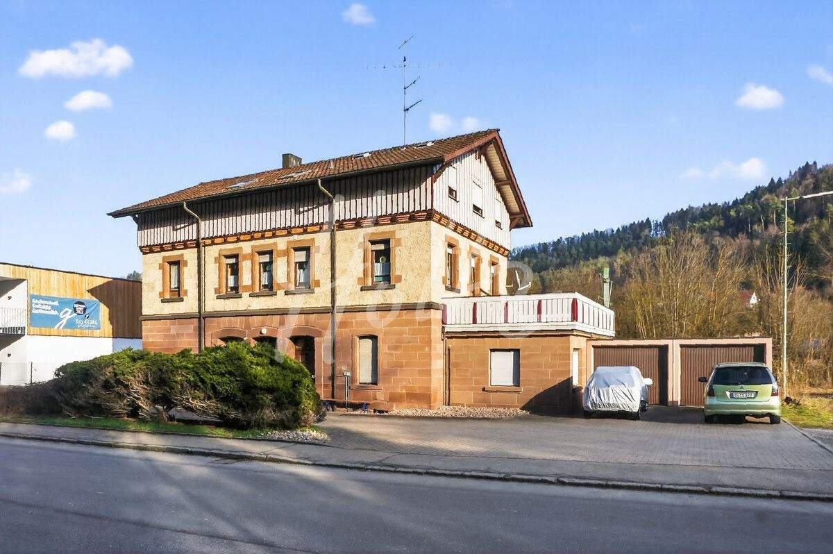 Immobilie in Epfendorf - Solide Kapitalanlage in Epfendorf ... MFH mit vier Wohnungen und großem Garagengrundstück !! - Bild 1