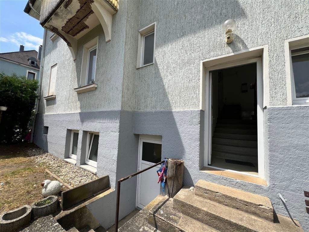 Immobilie in Forchheim - Villa im Jugendstil, aktuell als MFH genutzt - Drei Wohneinheiten mit Altbaucharme zentral in Forchheim zu verkaufen - Bild 3