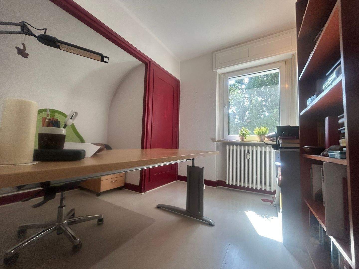 Immobilie in Lüdenscheid - Stilvolles Zweifamilienvilla mit Balkonen, Sauna, Kellerbar & Doppelcarport – auf großem Grundstück mit privater Zufahrt... - Bild 23