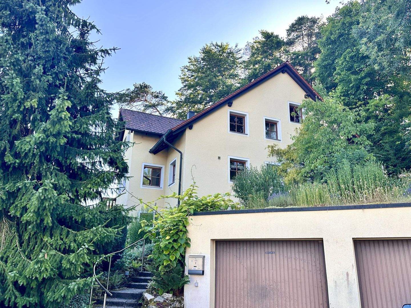 Immobilie in Neukirchen bei Sulzbach-Rosenberg - Das Haus für die große Familie! Einfamilienhaus mit Einliegerwohnung in Neukirchen b. Su,-Ro. - Bild 3