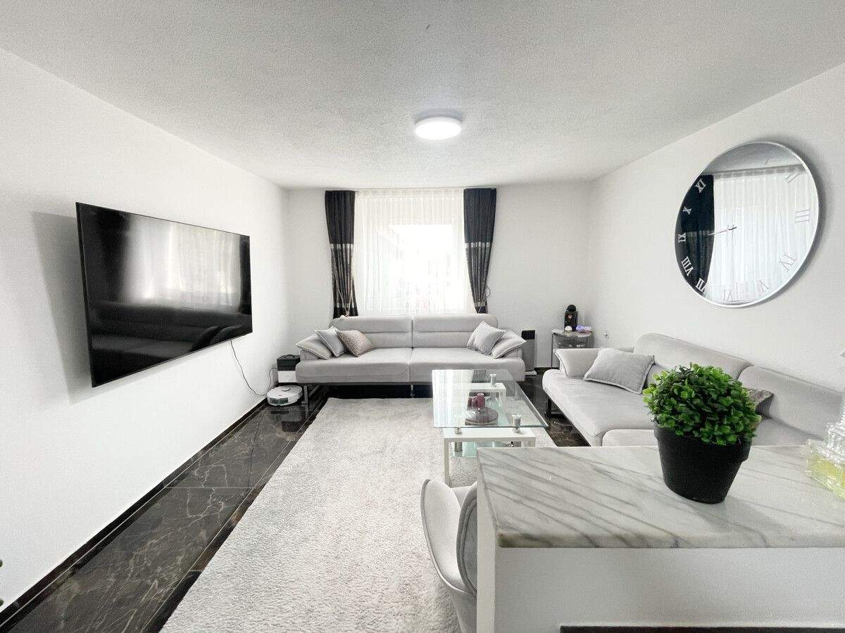 Immobilie in Nalbach - Familienfreundliches Einfamilienhaus mit Photovoltaik, Stellplätzen und Garten - Bild 4