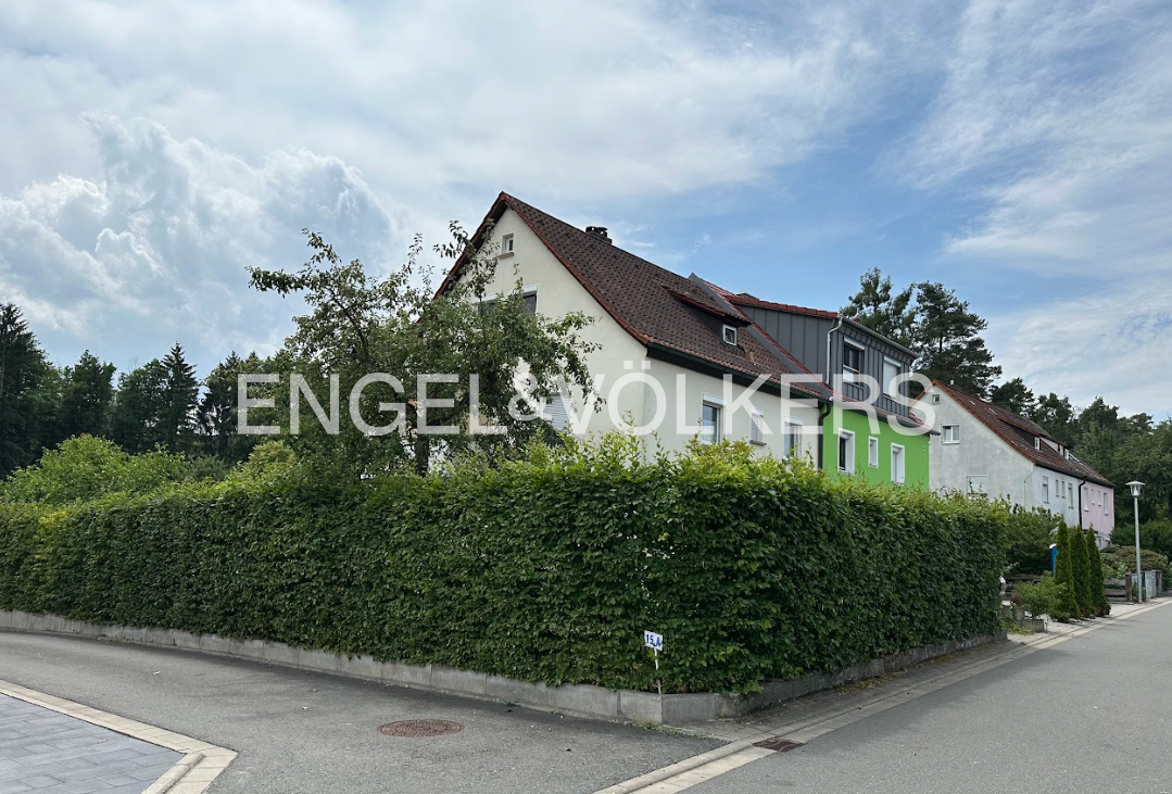 Immobilie in Hilpoltstein - Renovierte Doppelhaushälfte auf großzügigem Eckgrundstück in idyllischer Lage - Bild 16