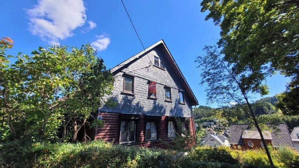 Immobilie in Klingenthal - Modernes Familienhaus mit großem Garten - Bild 0