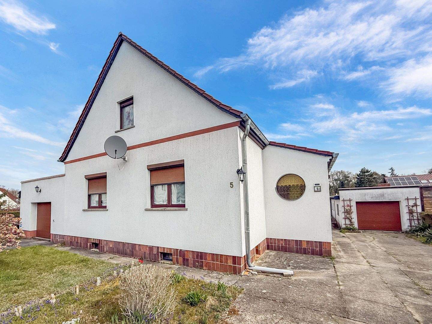 Immobilie in Möser - Charmantes Einfamilienhaus mit viel Platz - Bild 0