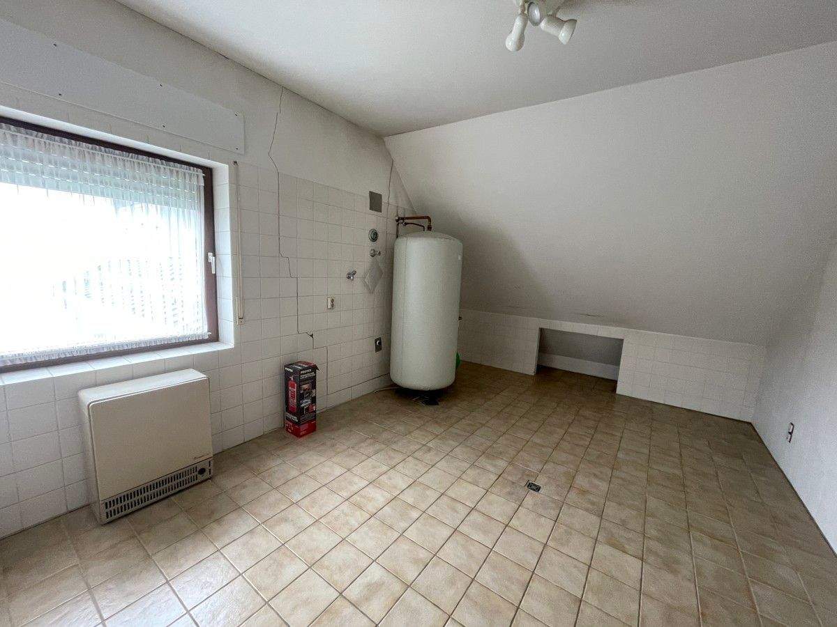 Immobilie in Dietzhölztal - Ewersbach: Geräumige Eigentumswohnung in ruhiger Lage - Bild 2