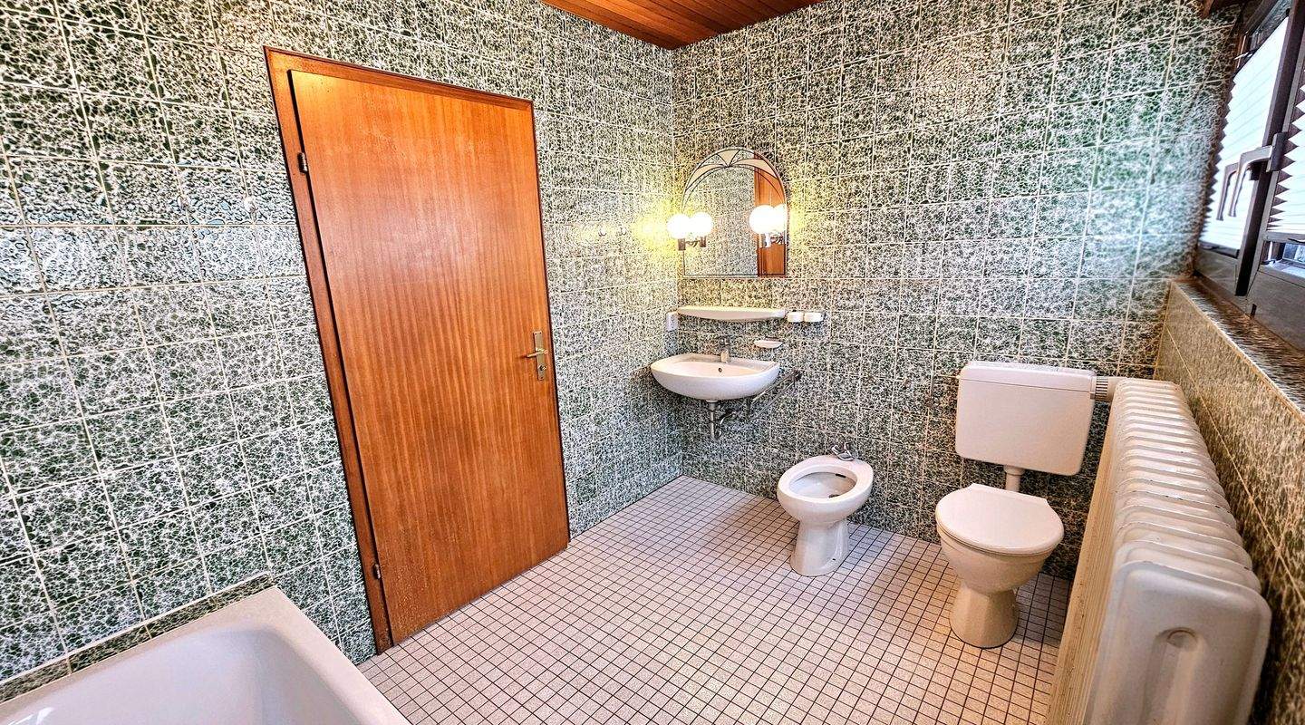 Immobilie in Bullay - Sehr gepflegtes Einfamilienhaus mit Garage, Garten und Balkon in Bullay/Mosel - Bild 18