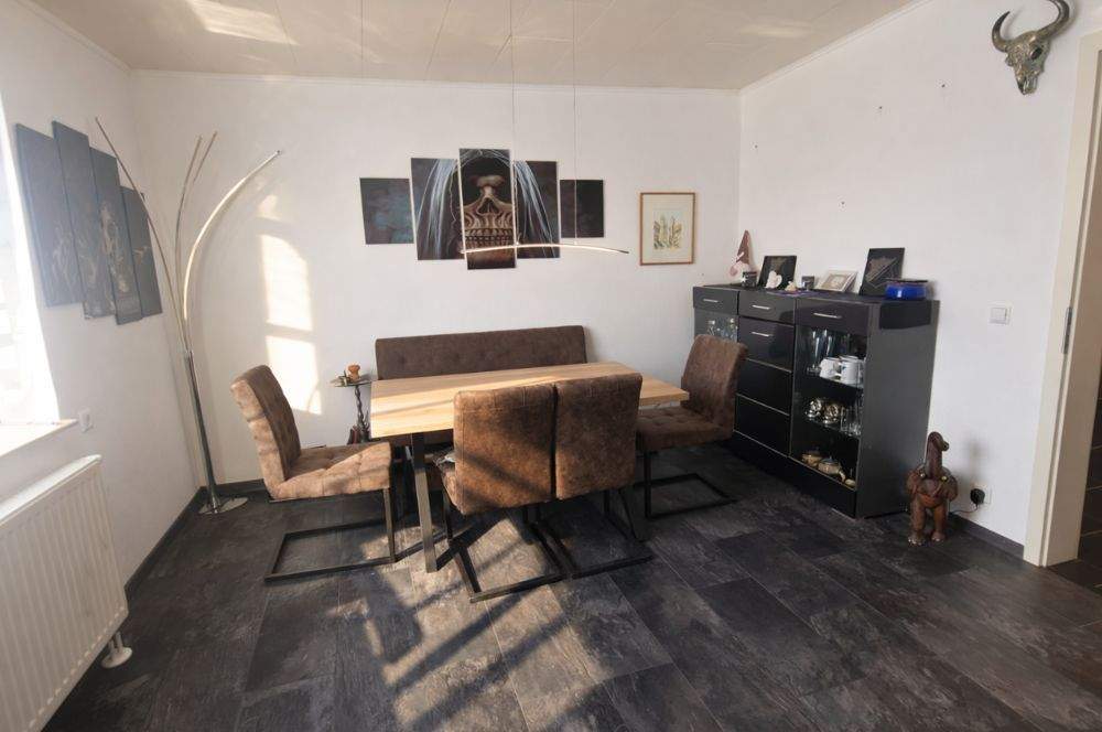 Immobilie in Neckarzimmern - GLOBAL INVEST SINSHEIM | Freistehende Stadtvilla mit einem 780m² großen Gartengrundstück und Doppelgarage - Bild 4