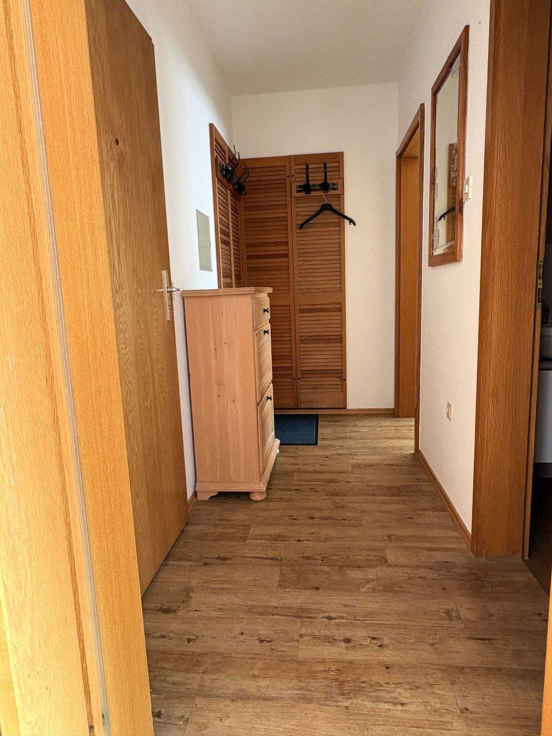Immobilie in Oberaudorf - NEU! Renovierte 2-Zimmer-FeWo im OG (in FeWo-Anlage) mit hohem Freizeitwert und tollem Bergblick - Rendite - Bild 4
