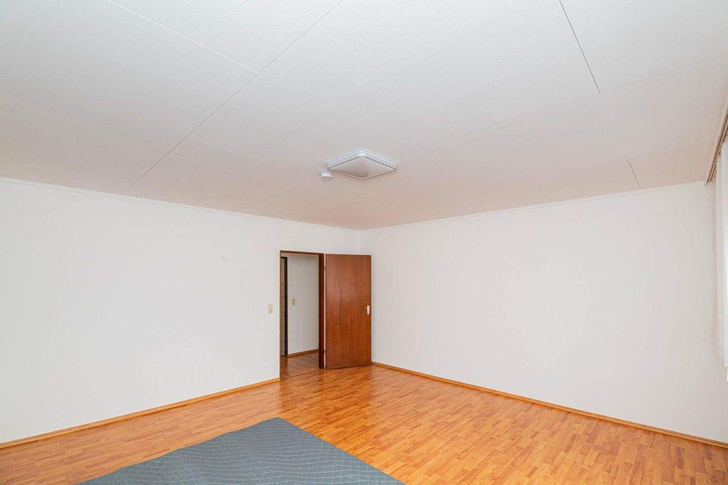 Immobilie in Furth im Wald - Familienfreundliches Einfamilienhaus mit offenem Wintergarten und herrlicher Gartenanlage - Bild 24