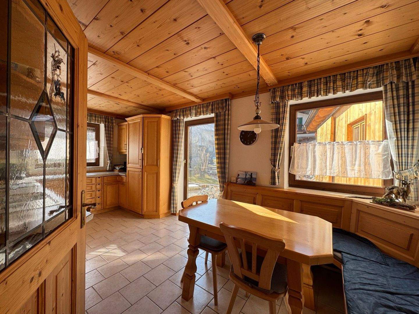 Immobilie in Schleching - Teilerneuerte Süd-West-Haushälfte mit Doppelgarage in stiller Randlage - Bild 9