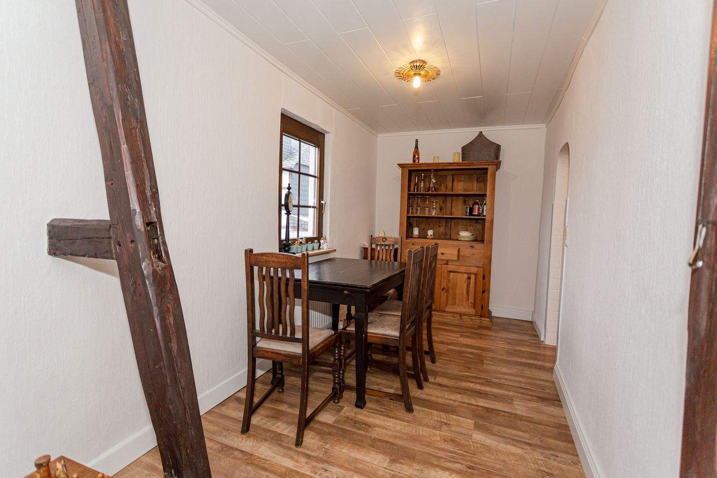 Immobilie in Mastershausen - Charmantes und modernisiertes Familienhaus mit Garge und Garten in Mastershausen, Nähe Kastellaun - Bild 4