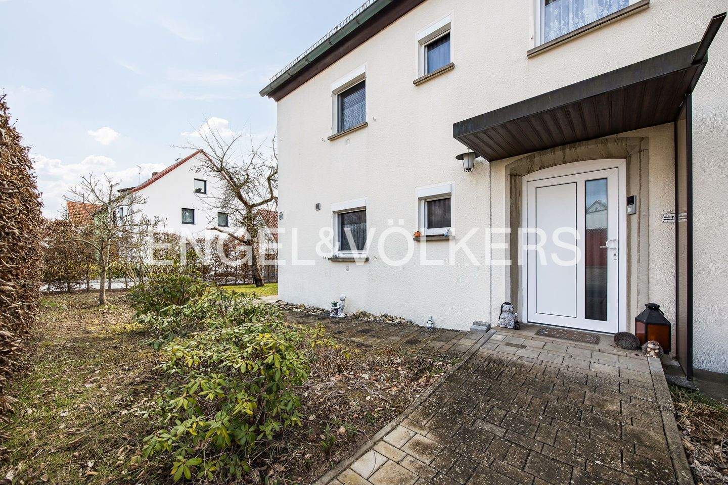 Immobilie in Hilpoltstein - Renovierte Doppelhaushälfte auf großzügigem Eckgrundstück in idyllischer Lage - Bild 5