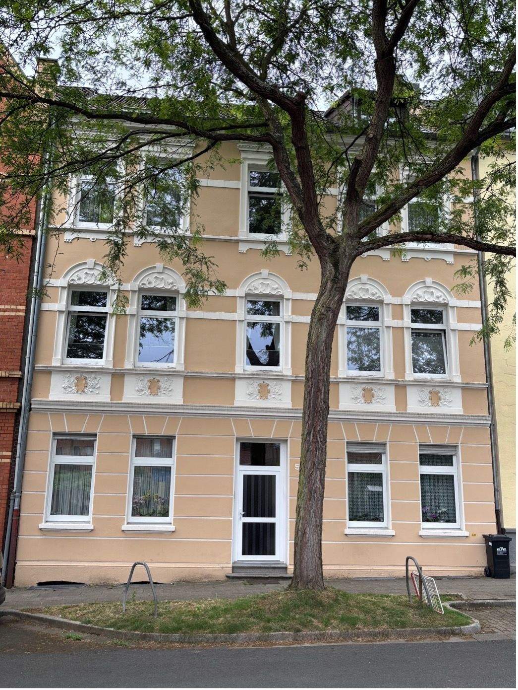 Immobilie in Essen - Stilvolles Mehrfamilienhaus Grenze Altendorf-Borbeck - Bild 0