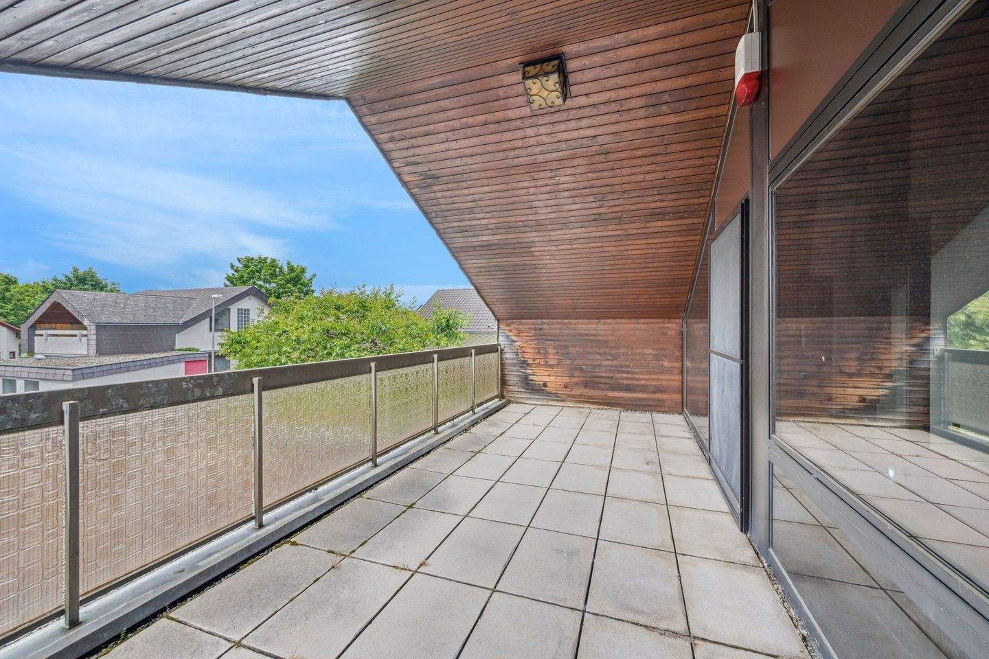 Immobilie in Benningen am Neckar - Bereit für frischen Wind: Großzügige Villa im 70er-Stil mit Pool und Doppelgarage - Bild 7