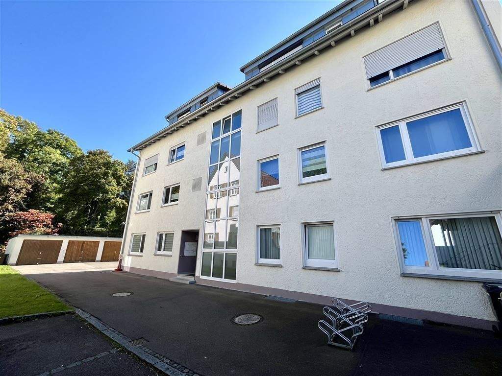 Immobilie in Blaubeuren - Kapitalanlage in Blaubeuren: Lichtdurchflutete 3-Zimmer-Dachgeschosswohnung in ruhiger Lage - Bild 1