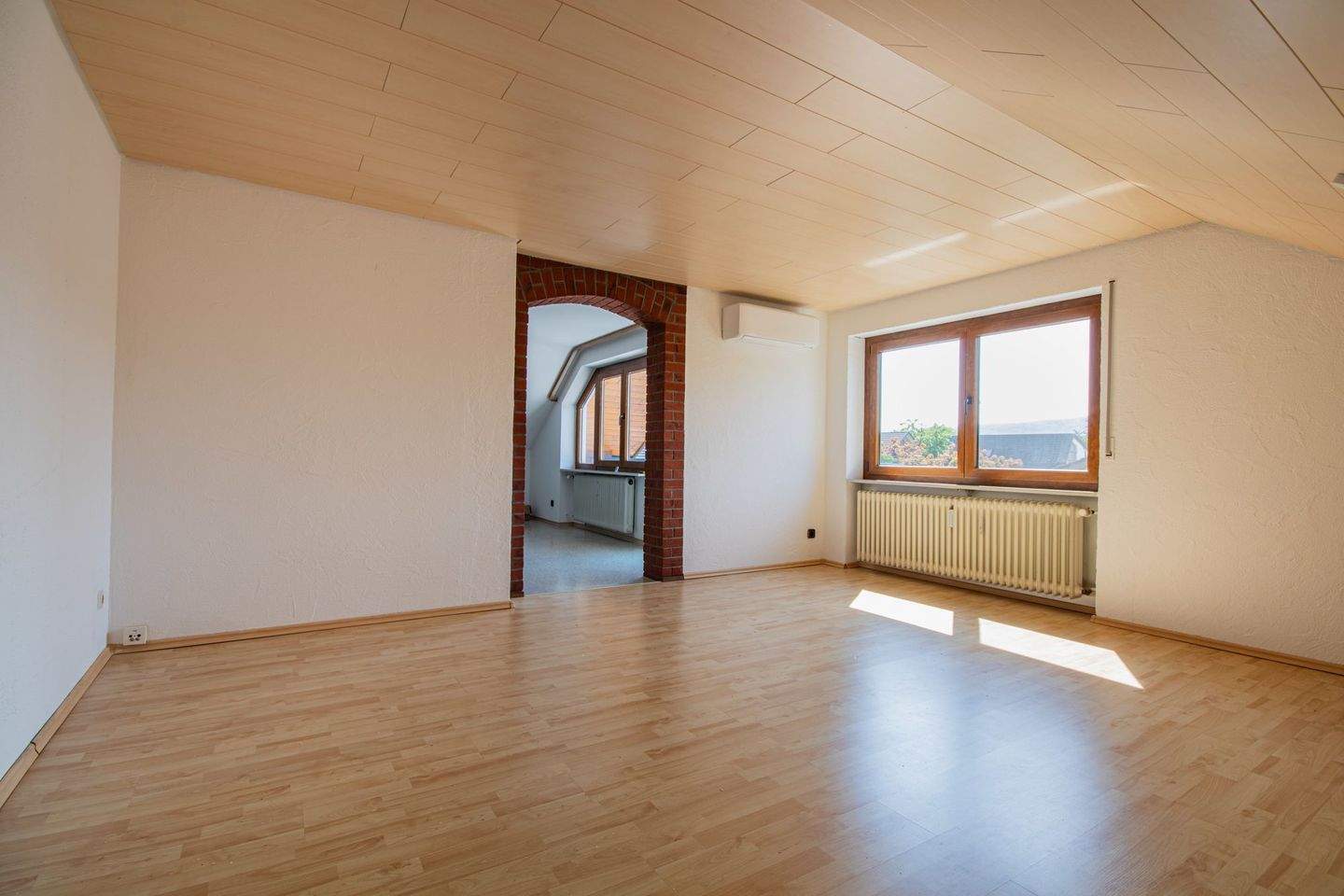 Immobilie in Lauchringen - 3,5-Zimmer Dachwohnung mit Klimaanlage - Sofort bezugsfrei in Lauchringen - Bild 1