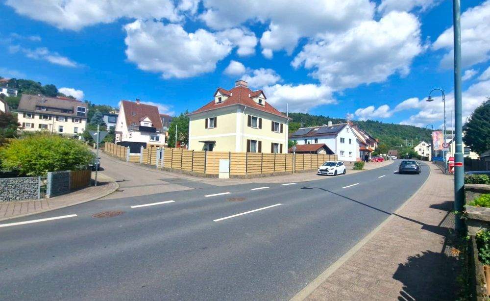 Immobilie in Neckarzimmern - GLOBAL INVEST SINSHEIM | Freistehende Stadtvilla mit einem 780m² großen Gartengrundstück und Doppelgarage - Bild 14