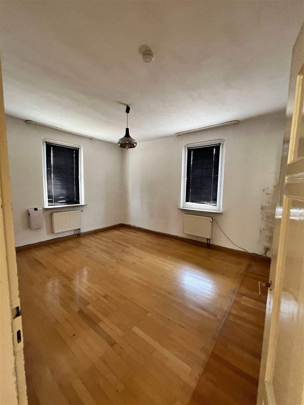 Immobilie in Forchheim - Villa im Jugendstil, aktuell als MFH genutzt - Drei Wohneinheiten mit Altbaucharme zentral in Forchheim zu verkaufen - Bild 13