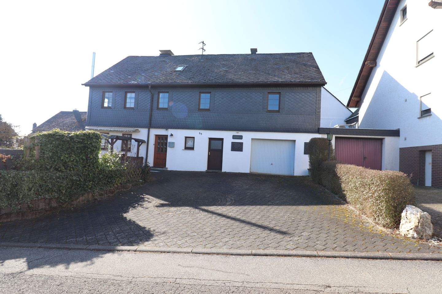 Immobilie in Mastershausen - Charmantes und modernisiertes Familienhaus mit Garge und Garten in Mastershausen, Nähe Kastellaun - Bild 0
