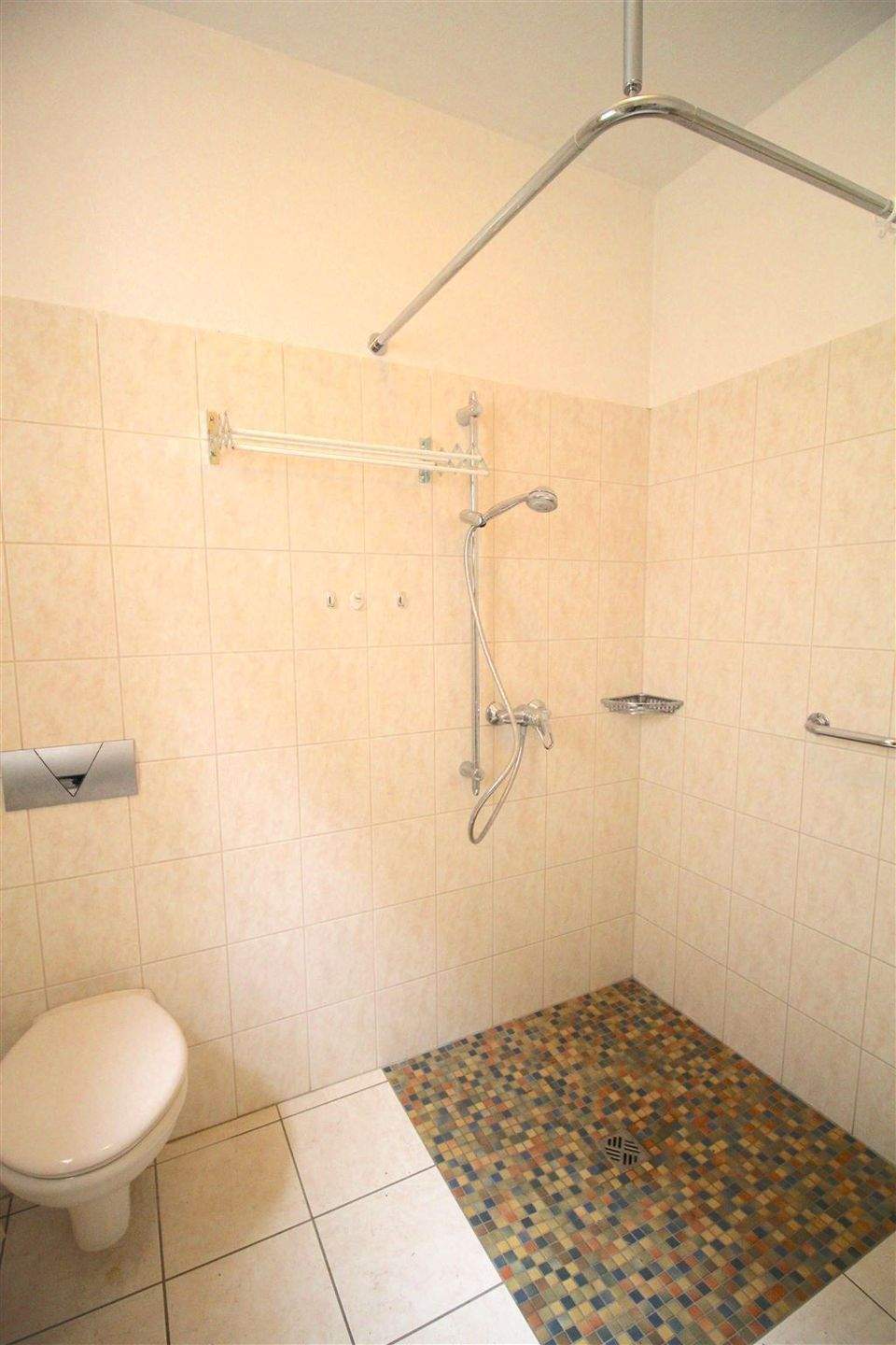 Immobilie in Adelebsen - Ein- bis Zweifamilien Fachwerkhaus mit Bauerwartungsland in Barterode - Bild 7