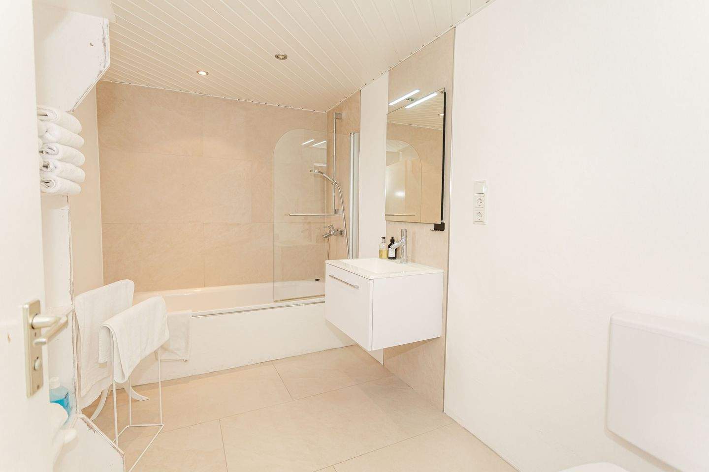 Immobilie in Mastershausen - Charmantes und modernisiertes Familienhaus mit Garge und Garten in Mastershausen, Nähe Kastellaun - Bild 23