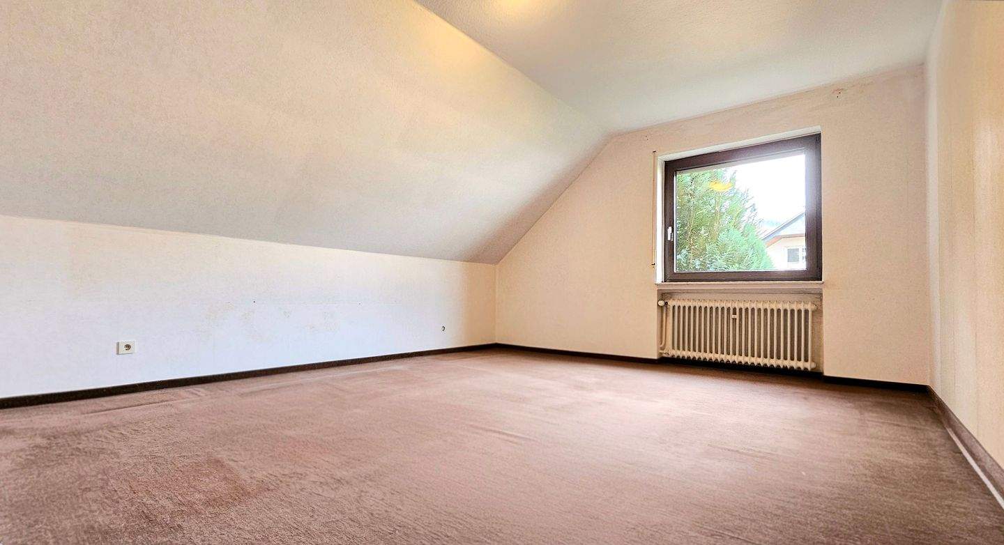 Immobilie in Bullay - Sehr gepflegtes Einfamilienhaus mit Garage, Garten und Balkon in Bullay/Mosel - Bild 22