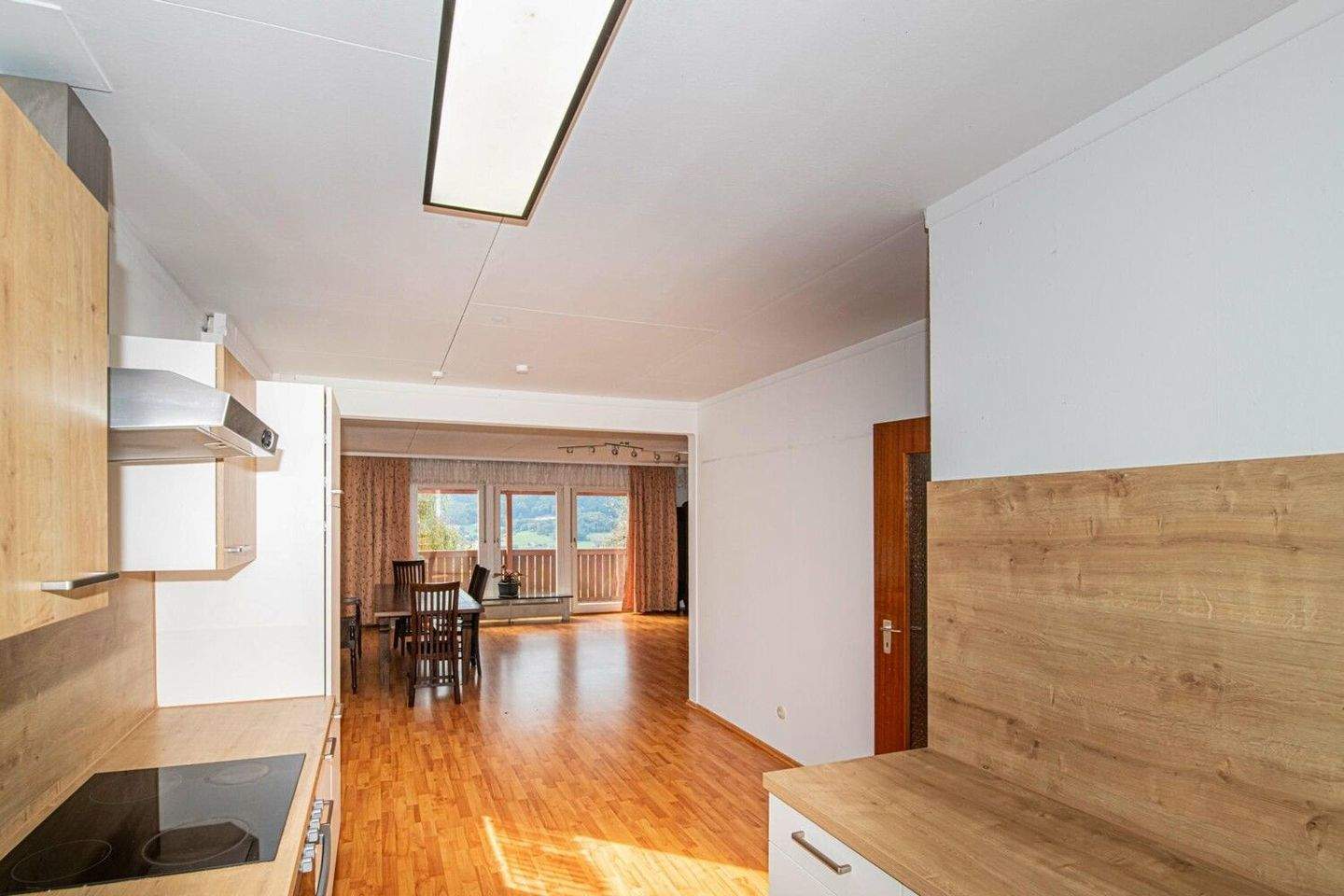 Immobilie in Furth im Wald - Familienfreundliches Einfamilienhaus mit offenem Wintergarten und herrlicher Gartenanlage - Bild 17